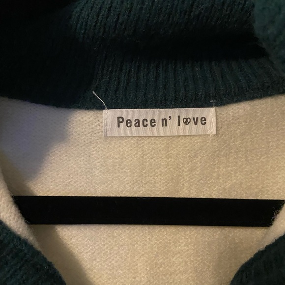 Very pretty, soft sweater. Great condition. - Picture 4 of 5